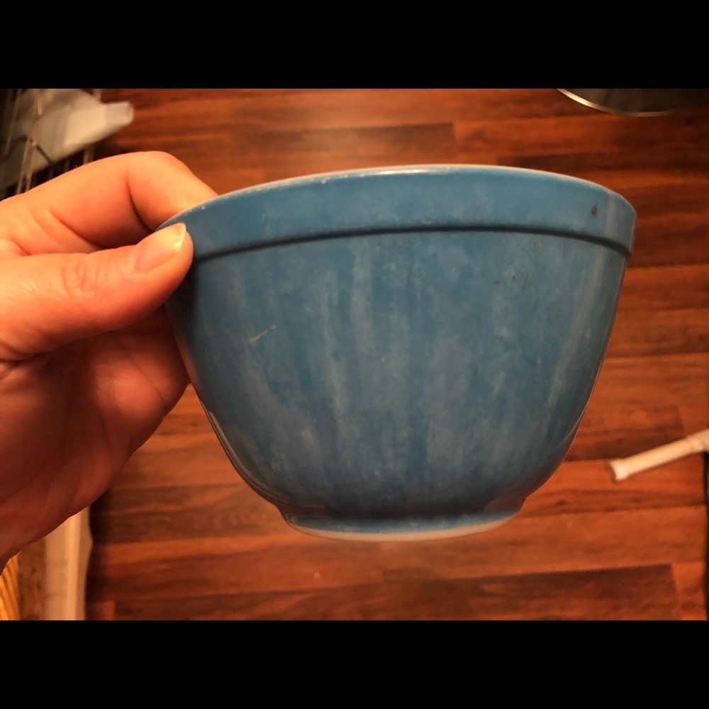 Pyrex 401 bowl